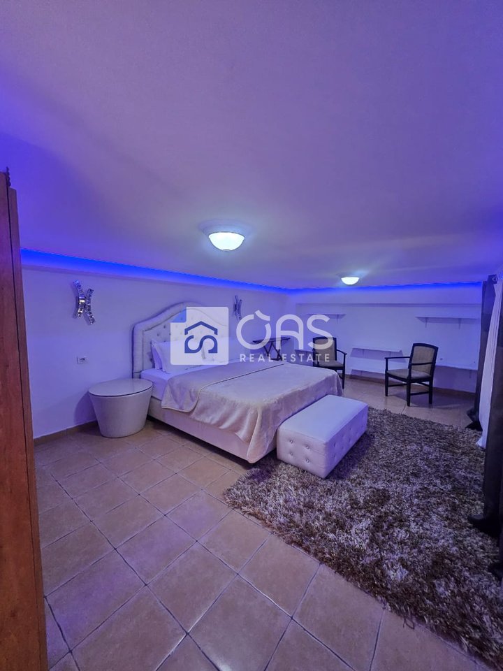 Duplex 2+1 apartment for rent at the Pallati me Shigjeta, 500 euros.