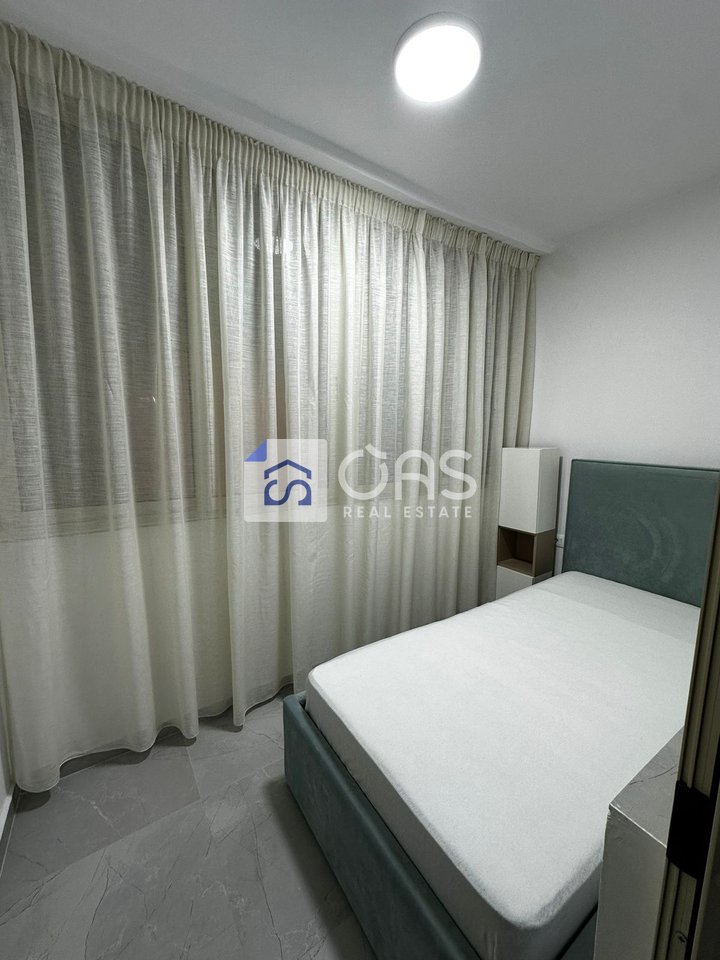 Jepet me qera aprtament duplex 2+1 Stacioni Trenit