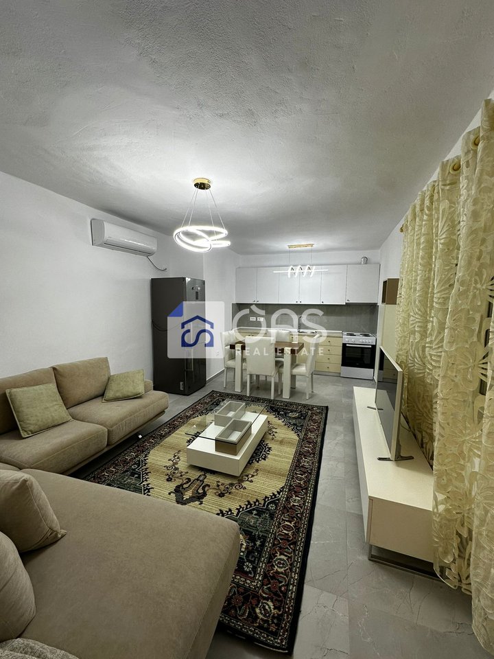 Jepet me qera aprtament duplex 2+1 Stacioni Trenit