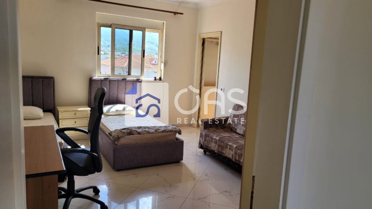 Jepet penthouse me qera 3+1 ne Porcelan