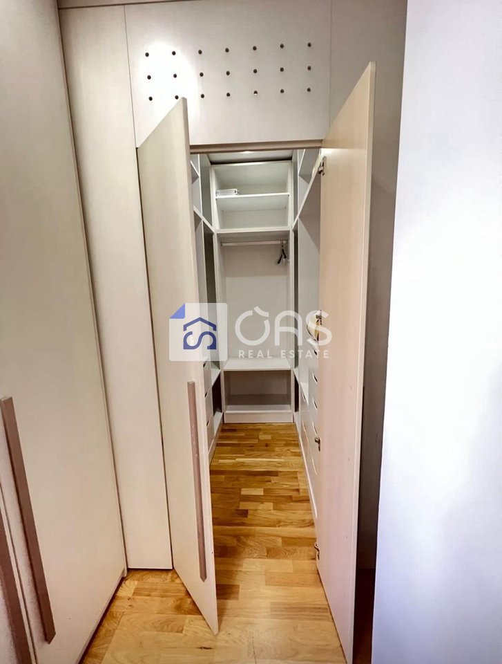 Jepet apartament me qera 2+1 Qender