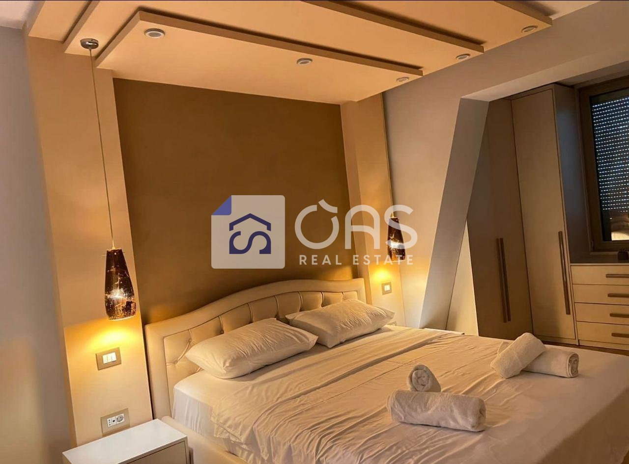 Jepet apartament me qera 2+1 Qender