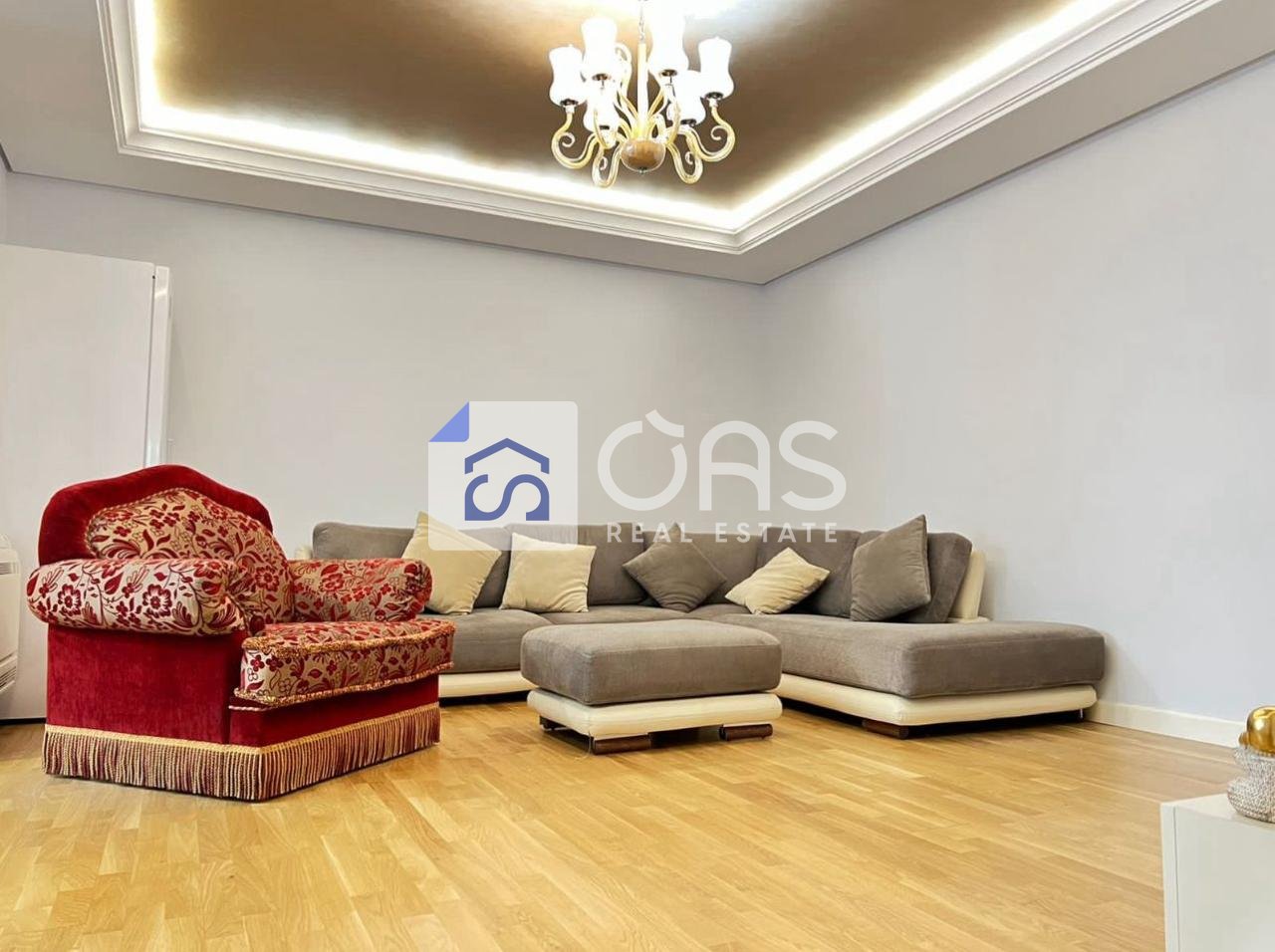 Jepet apartament me qera 2+1 Qender