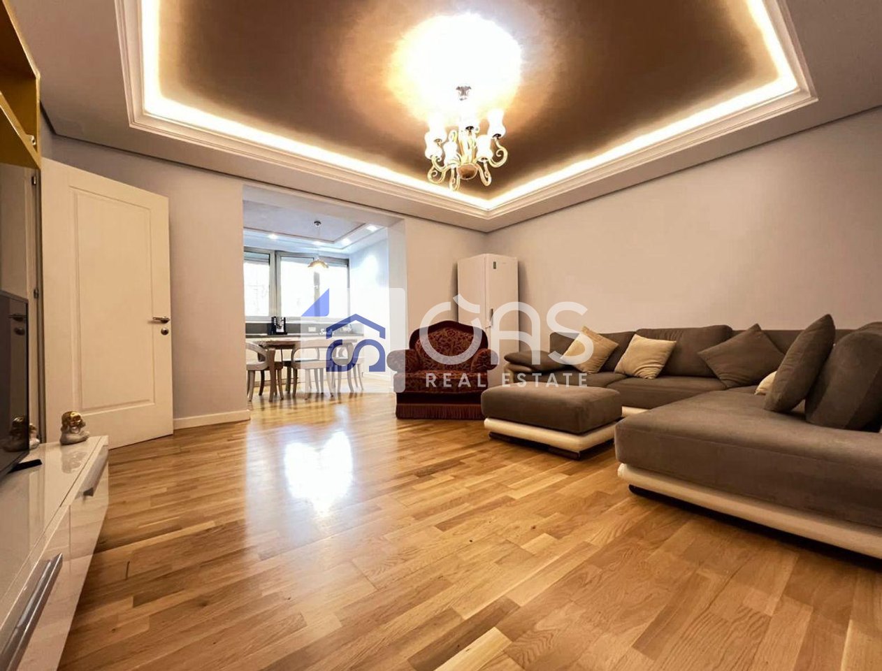 Jepet apartament me qera 2+1 Qender