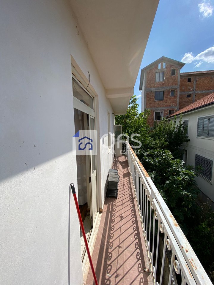 Apartament 1+1 Me Qira në Tregu Elektrik, Tiranë - 320€ | 55 m²