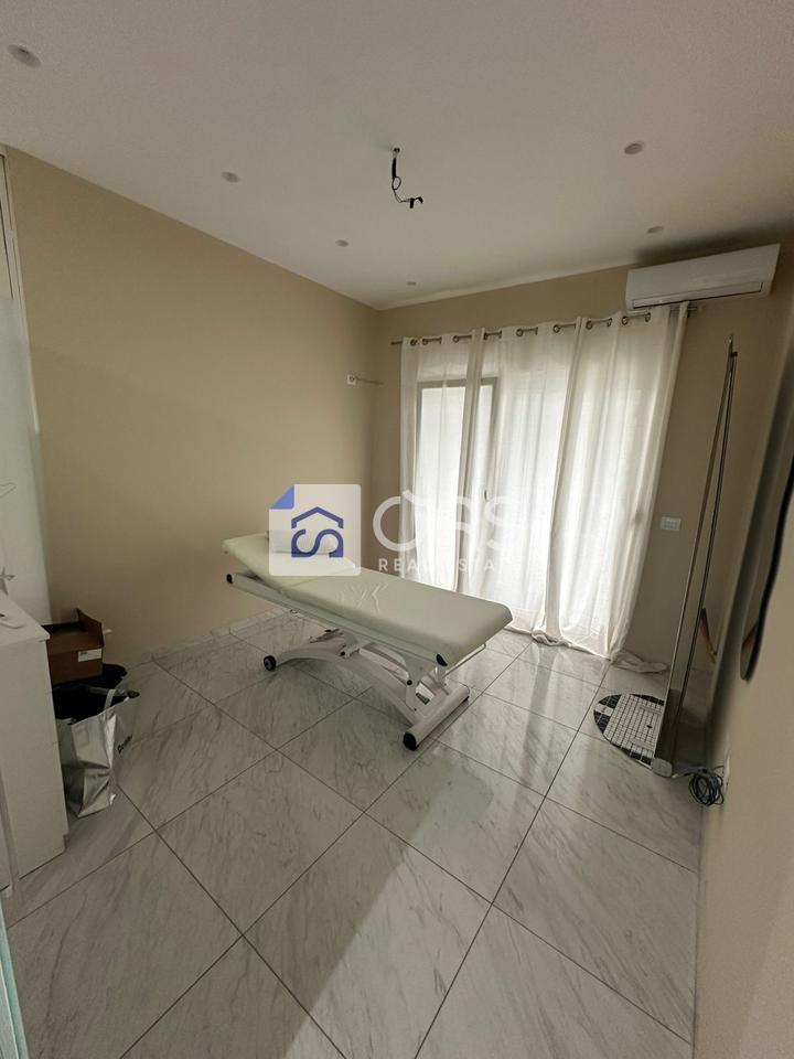 Business premises for rent - Komuna E Parisit