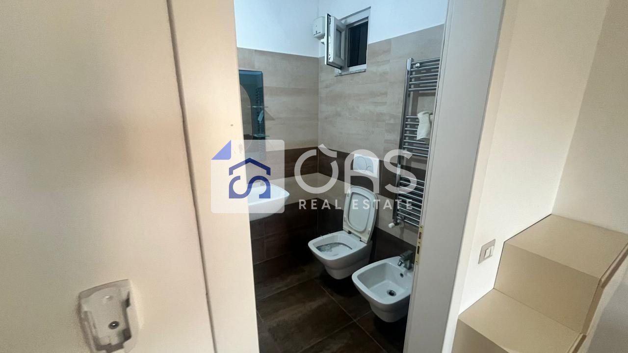 Jepet apartament me qera 2+1 Astir