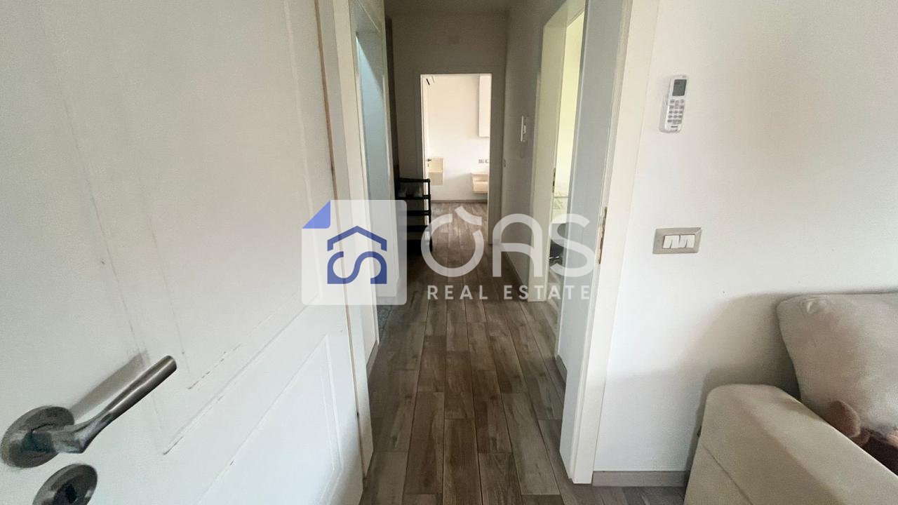 Jepet apartament me qera 2+1 Astir