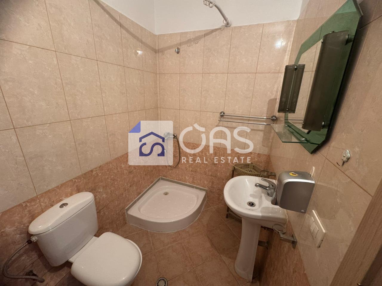 Jepet me qira apartamenti 2+1 ne Astir