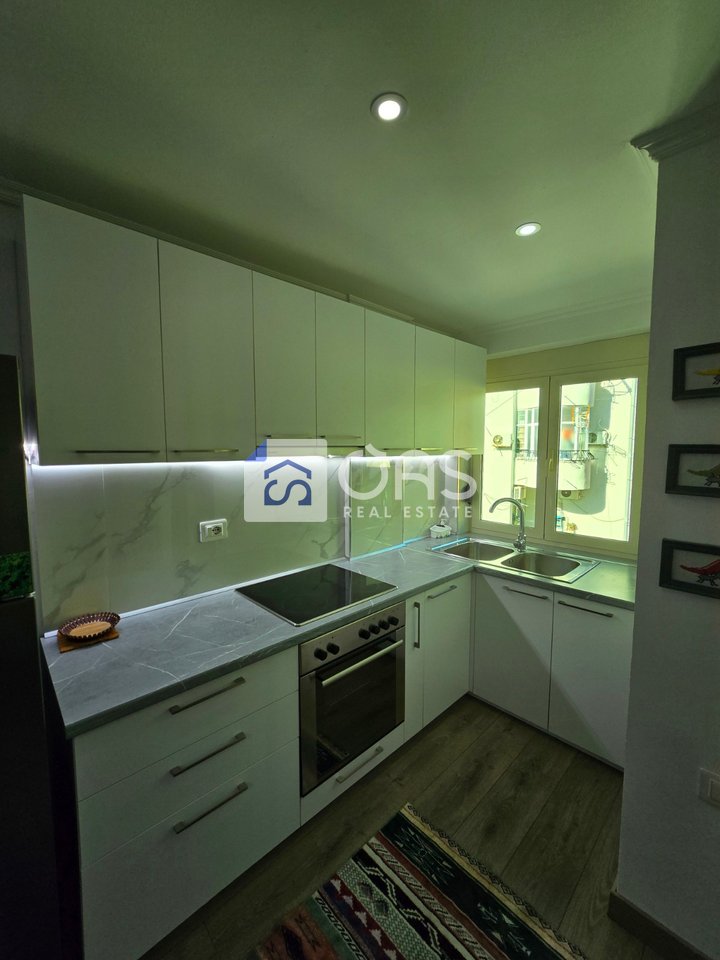 A 2+1 duplex is for rent on Durrës Street.