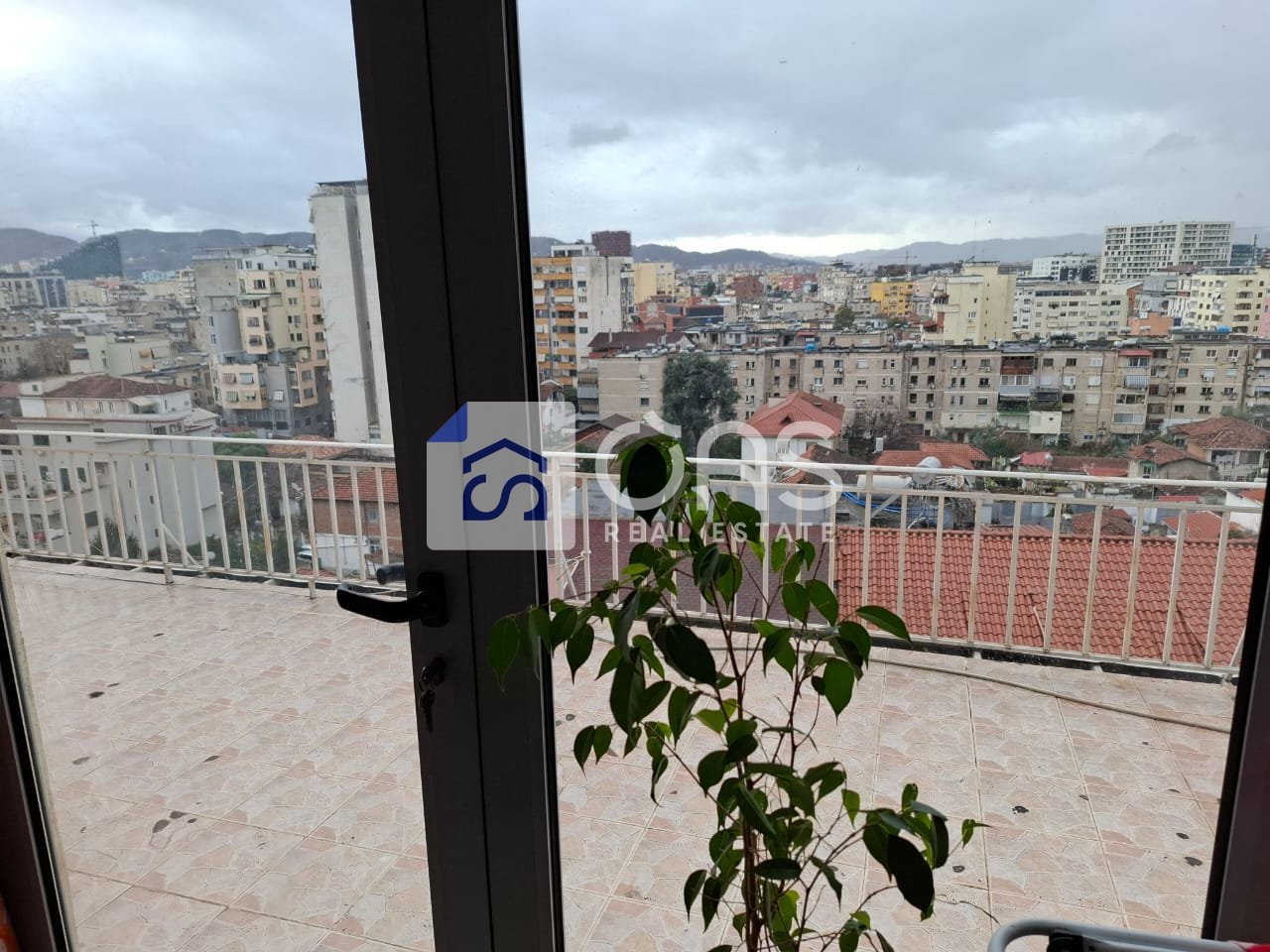 2+1 apartment for rent in the Center of Tirana