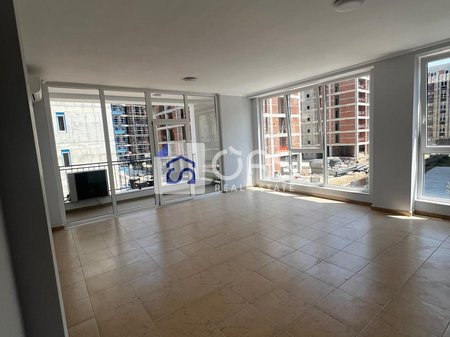 Appartamento 2+1+2+2 posti auto in affitto al Bulevardi i Ri.