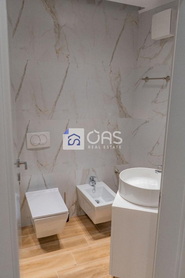 Shitet apartament 2+1 tek Kodra e Dillit