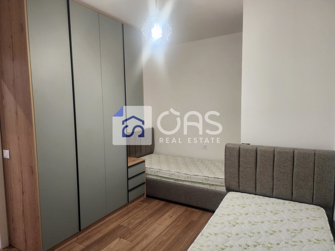 Jepet apartament me qera 2+1  ne Astir Vila L