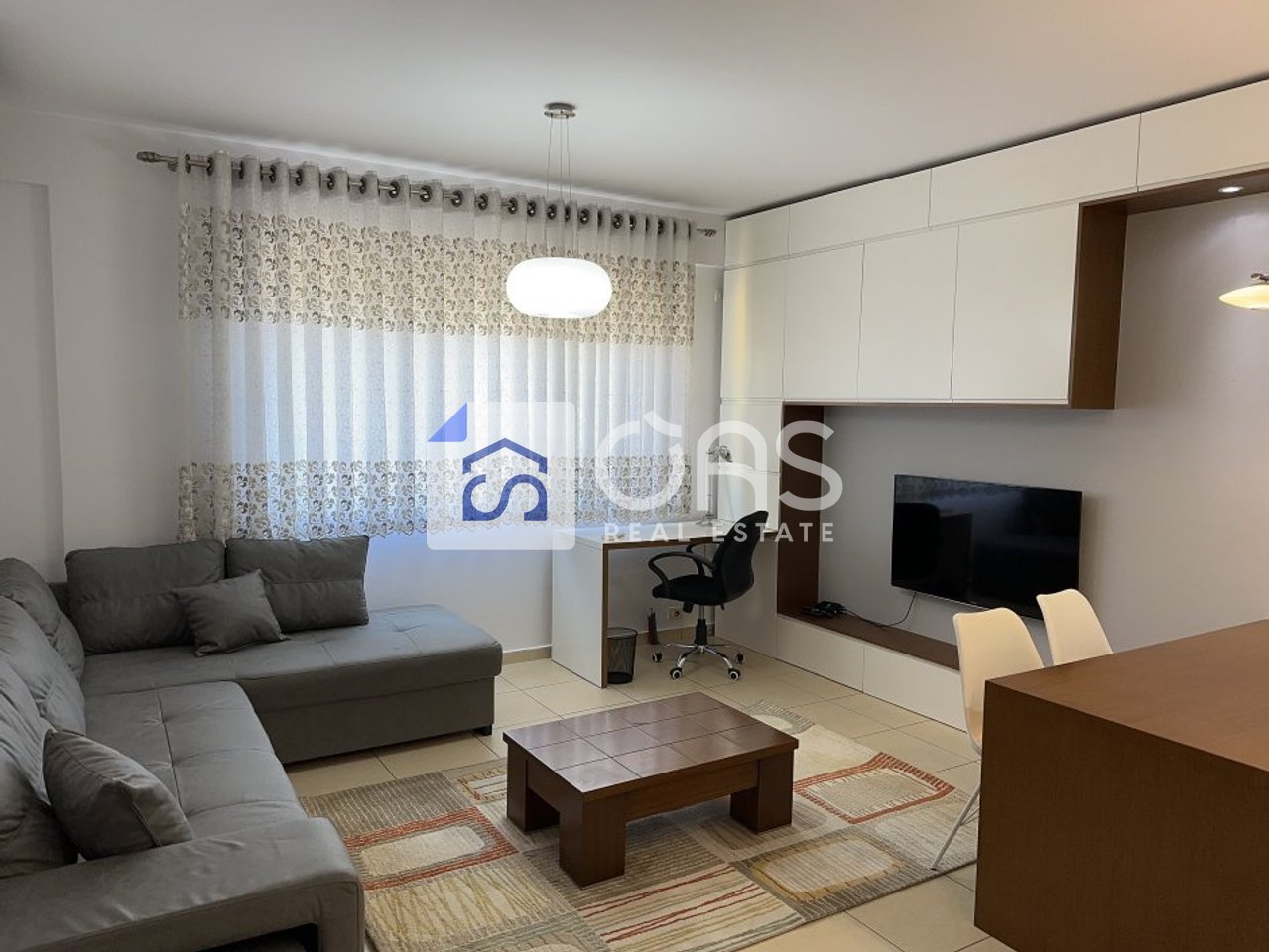 Jepet me qera apartament 1+1 ne 5 Maj (Pallati Concord Center)