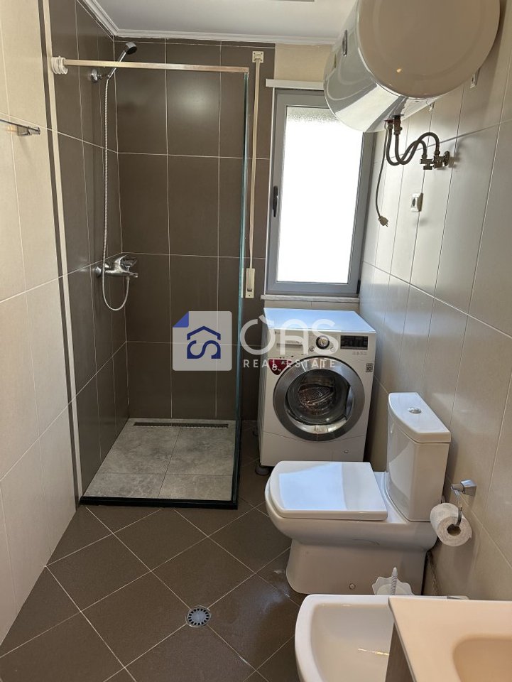 Jepet me qera apartament 1+1 ne 5 Maj (Pallati Concord Center)