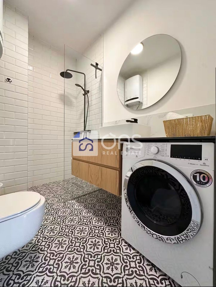 1+1 apartment for rent at the Train Station 90,000 lek.