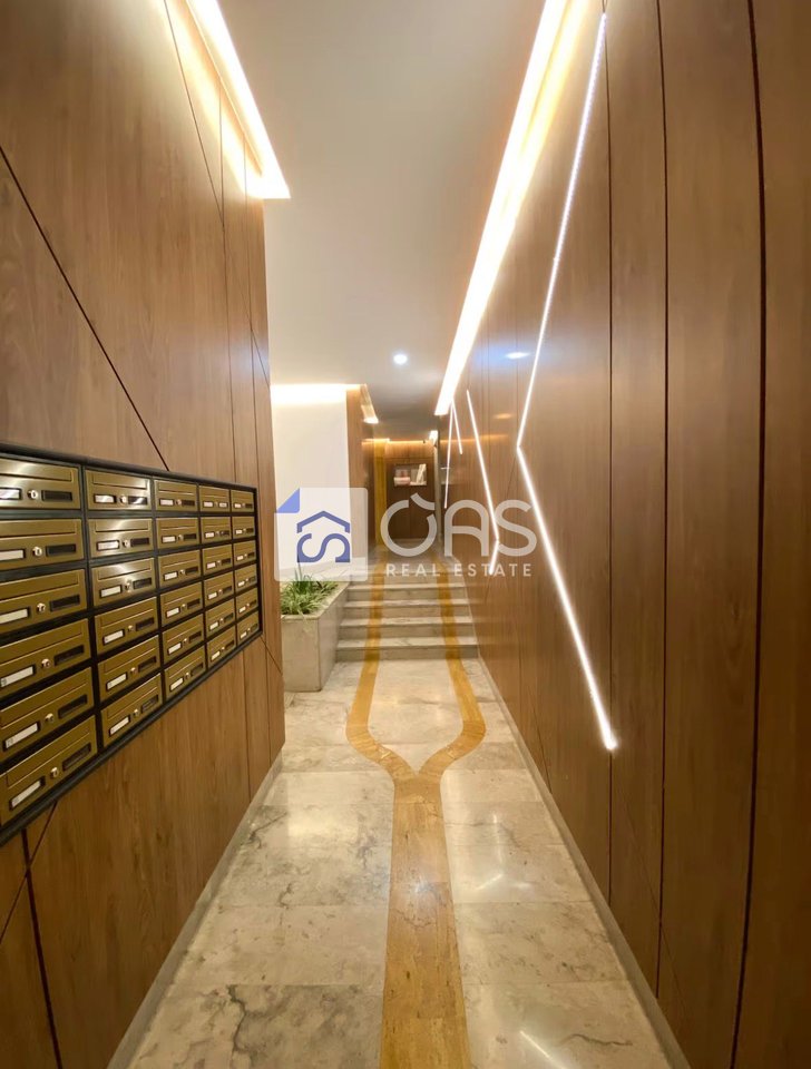 1+1 apartment for rent at the Train Station 90,000 lek.