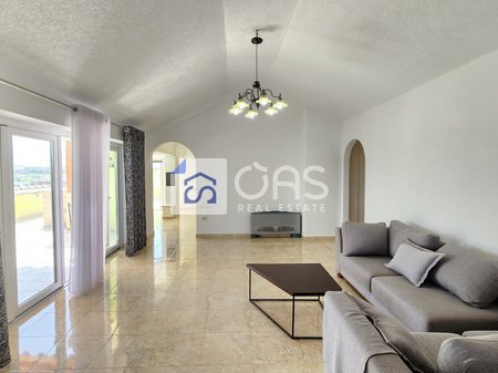 Affittasi attico 3+1+2+2 con posto auto vicino al Lago Secco