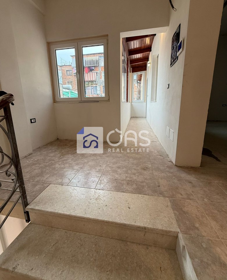 Villa su due piani in affitto a 21Sh