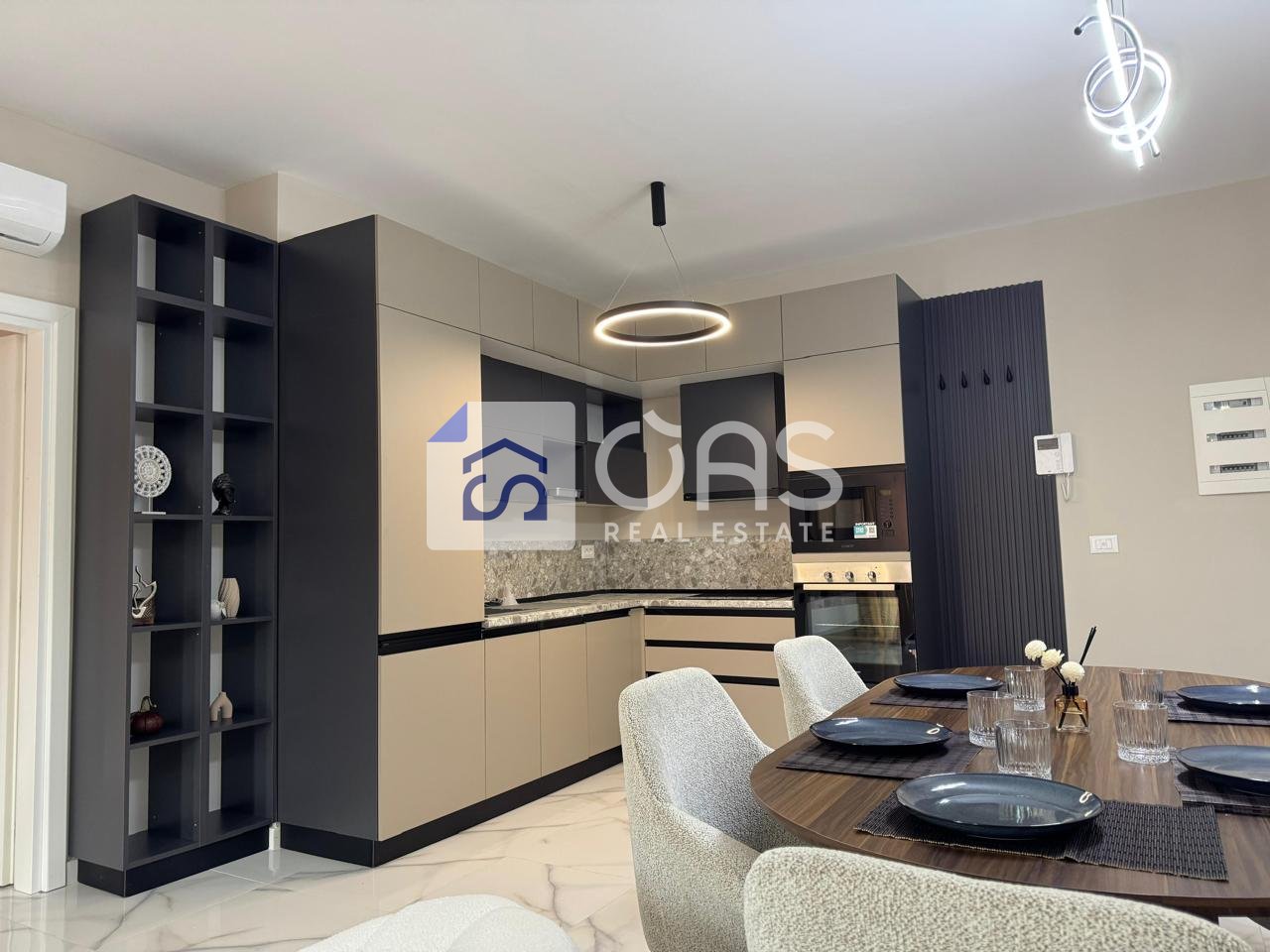 Jepet apartament 3+1+2 tek Rruga e kavajes  Garden Building