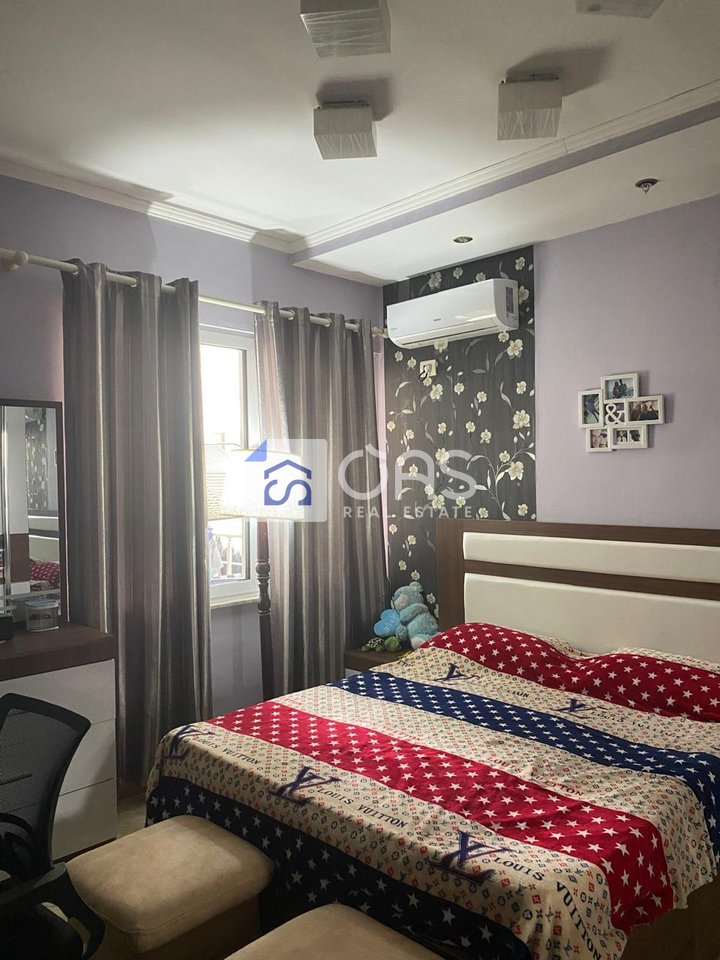 Shitet apartament 2+1 ne Freks