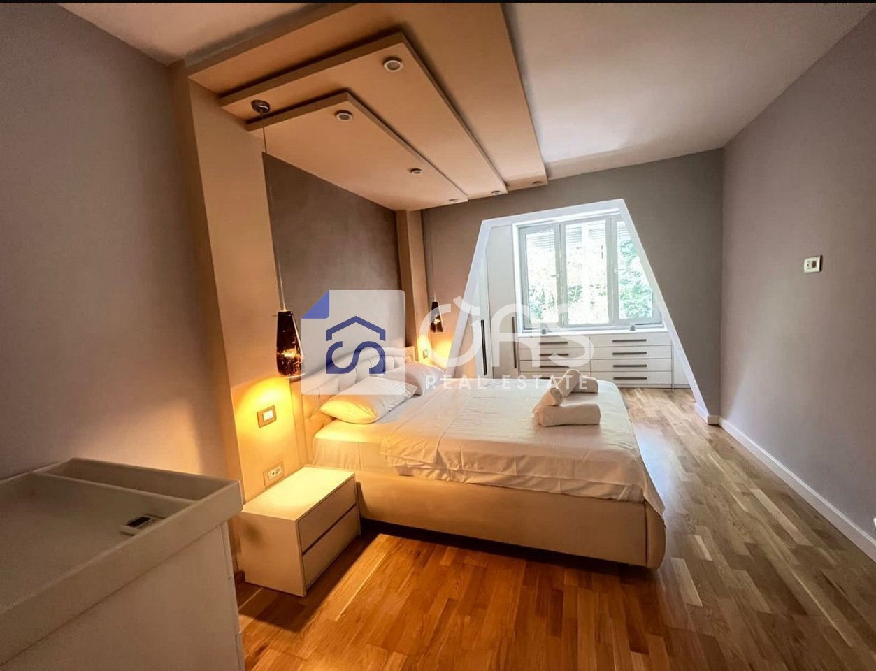 Jepet apartament me qera 2+1 ne Qender