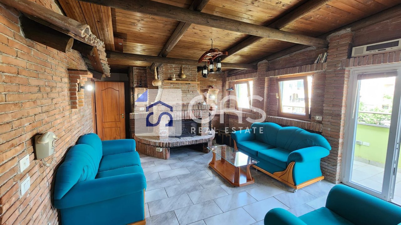 Shitet Penthouse 3+1+2+2 post parkimi tek Liqeni i Thate