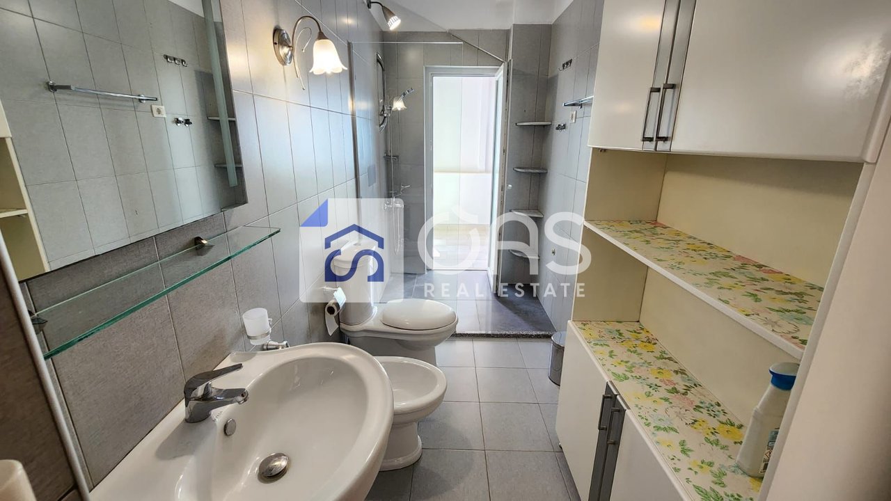 Affittasi attico 3+1+2+2 con posto auto vicino al Lago Secco