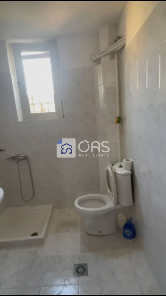 Jepet apartament 2+1 me qera Tek ish Restorant Durrsi