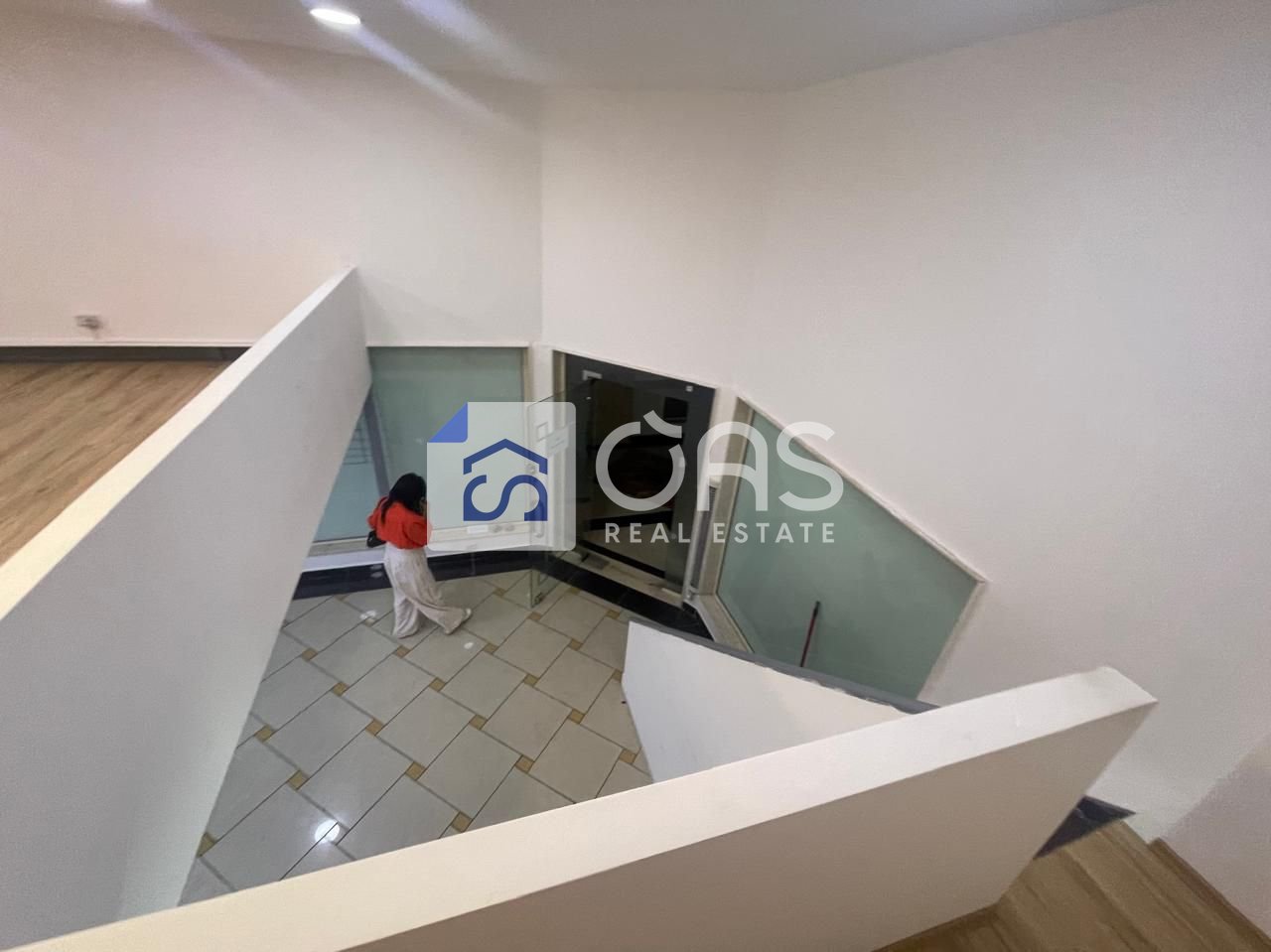 Shop for rent in the Center at the Gallery