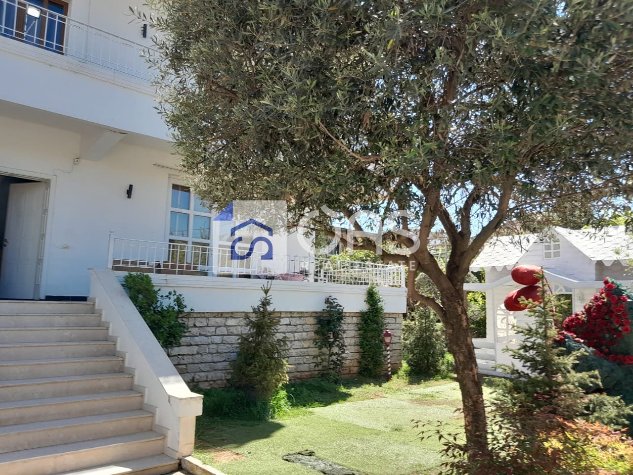 Jepet me qera vile 3 kate per biznes ne Allias. 150.000 Leke