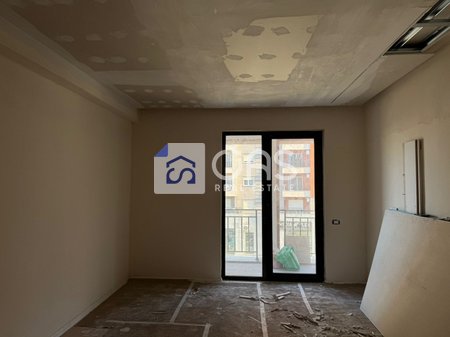 Jepet me qera apartament 1+1+Parkim tek Urban Gate ne Astir.