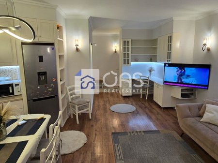 Apartment for rent 3+1+2+2 parking spaces in Kodra e Diellit