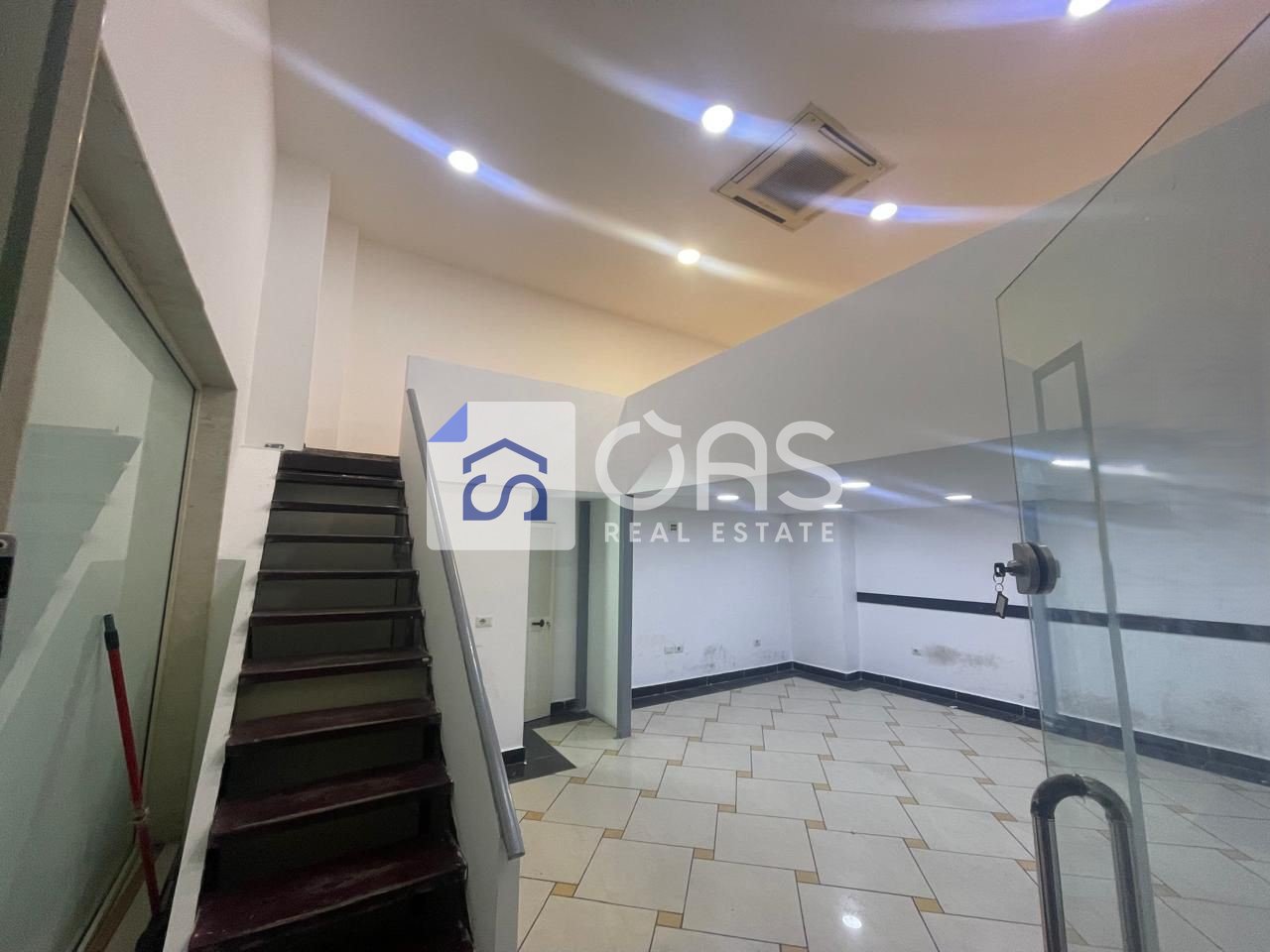 Shop for rent in the Center at the Gallery