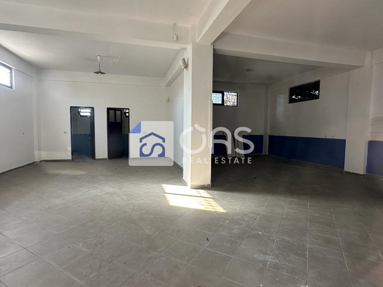 Ambiente su due piani in affitto a Laprak