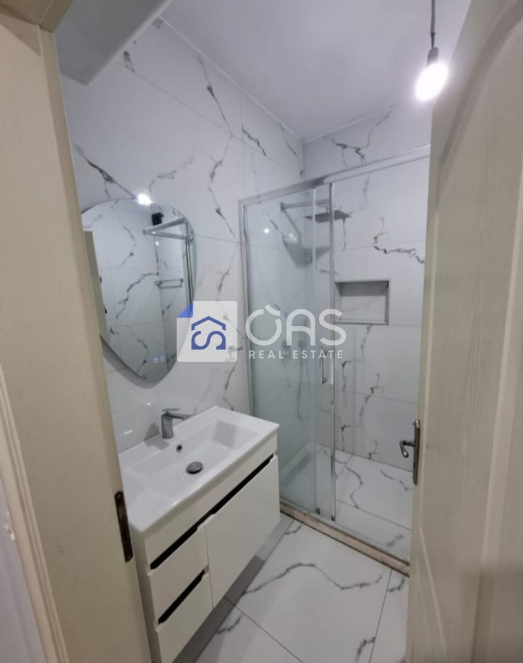 Shitet apartament 1+1 ne Kamez