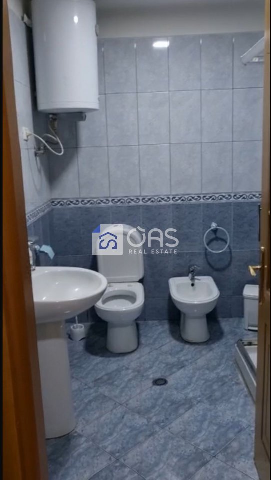 Apartment for rent 2+1 at Komuna e Parisi