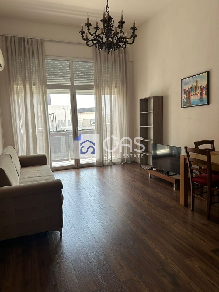 Jepet me qera apartament 2+1 te  Zogu I Zi