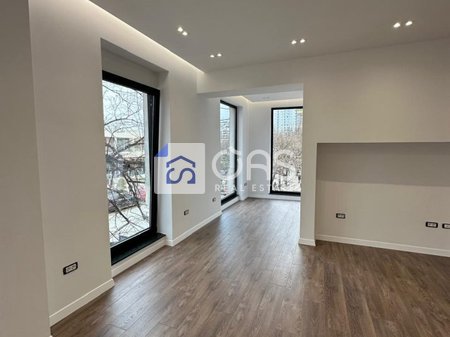 Jepet ambjent biznesi me qera ne Qender