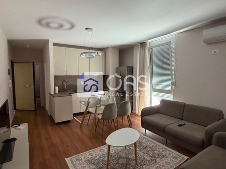 Jepet me qera  apartament 2+1   RRUGA BARRIKADAVE