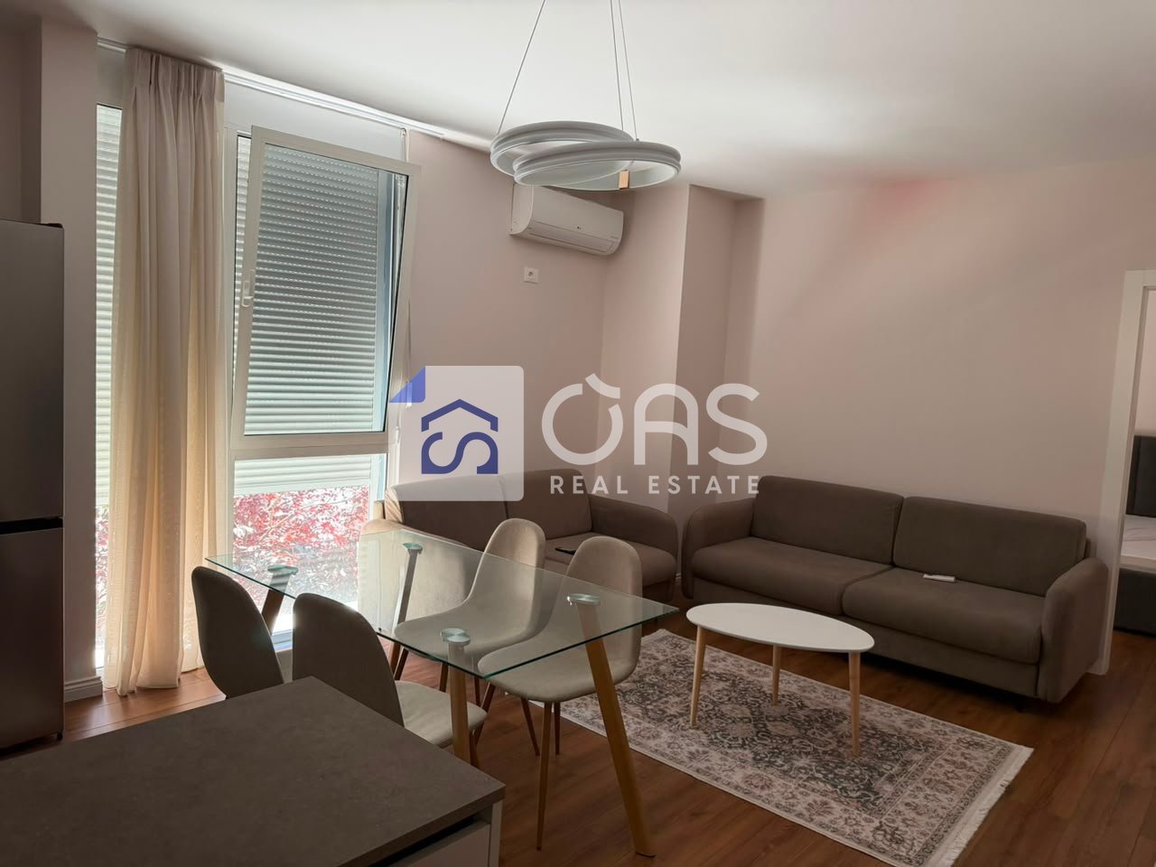 Jepet me qera  apartament 2+1   RRUGA BARRIKADAVE