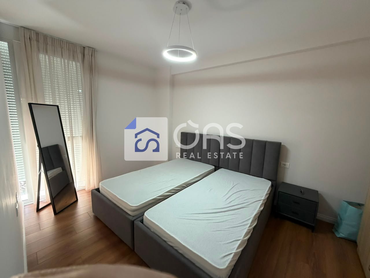 Jepet me qera  apartament 2+1   RRUGA BARRIKADAVE