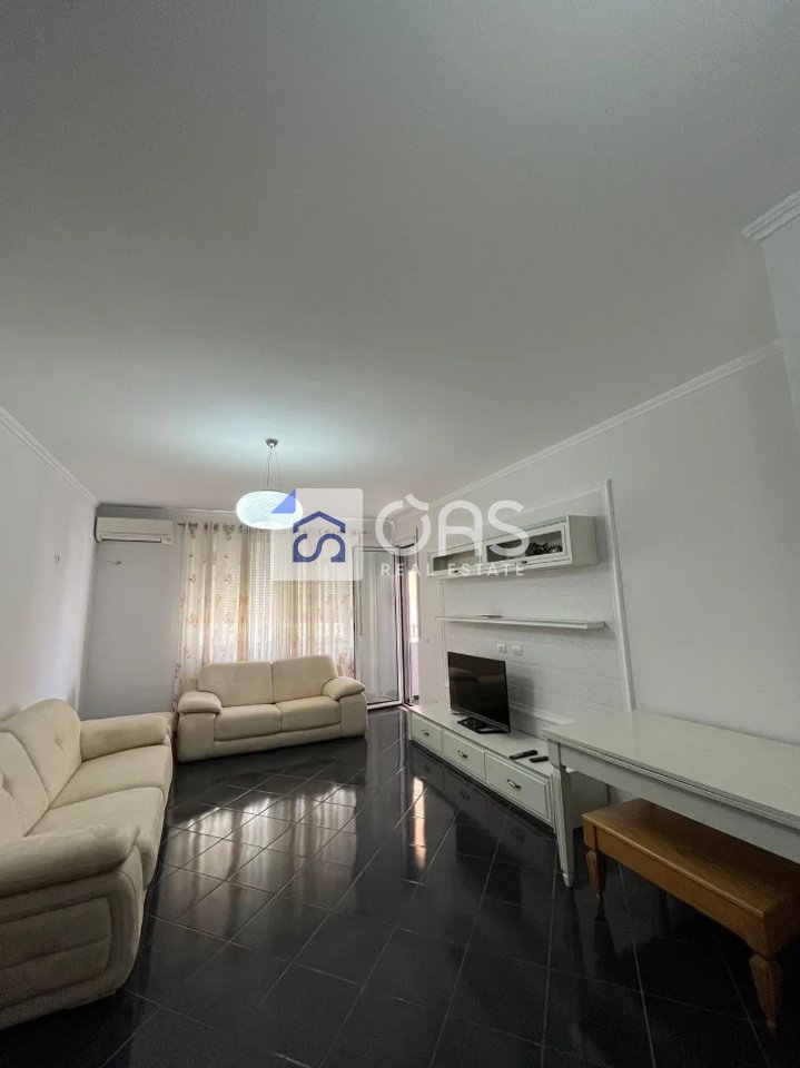 Affittasi appartamento 2+1+2+parcheggio Fresk