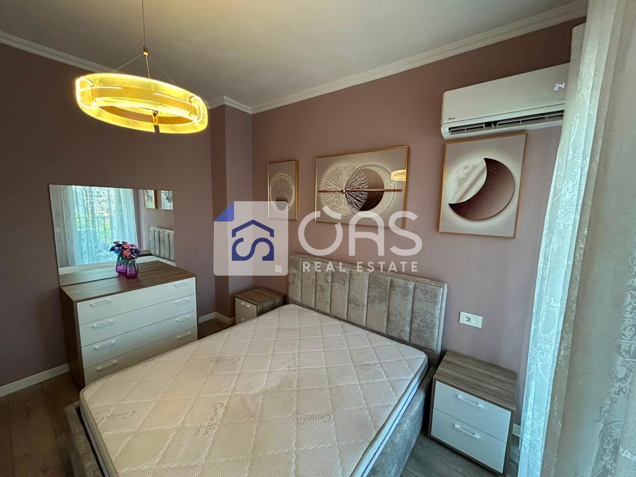 Jepet apartament me qera 2+1 Tek Stacion Trenit