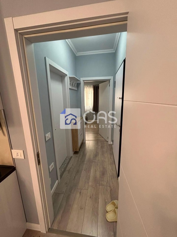 Jepet apartament me qera 2+1 Tek Stacion Trenit