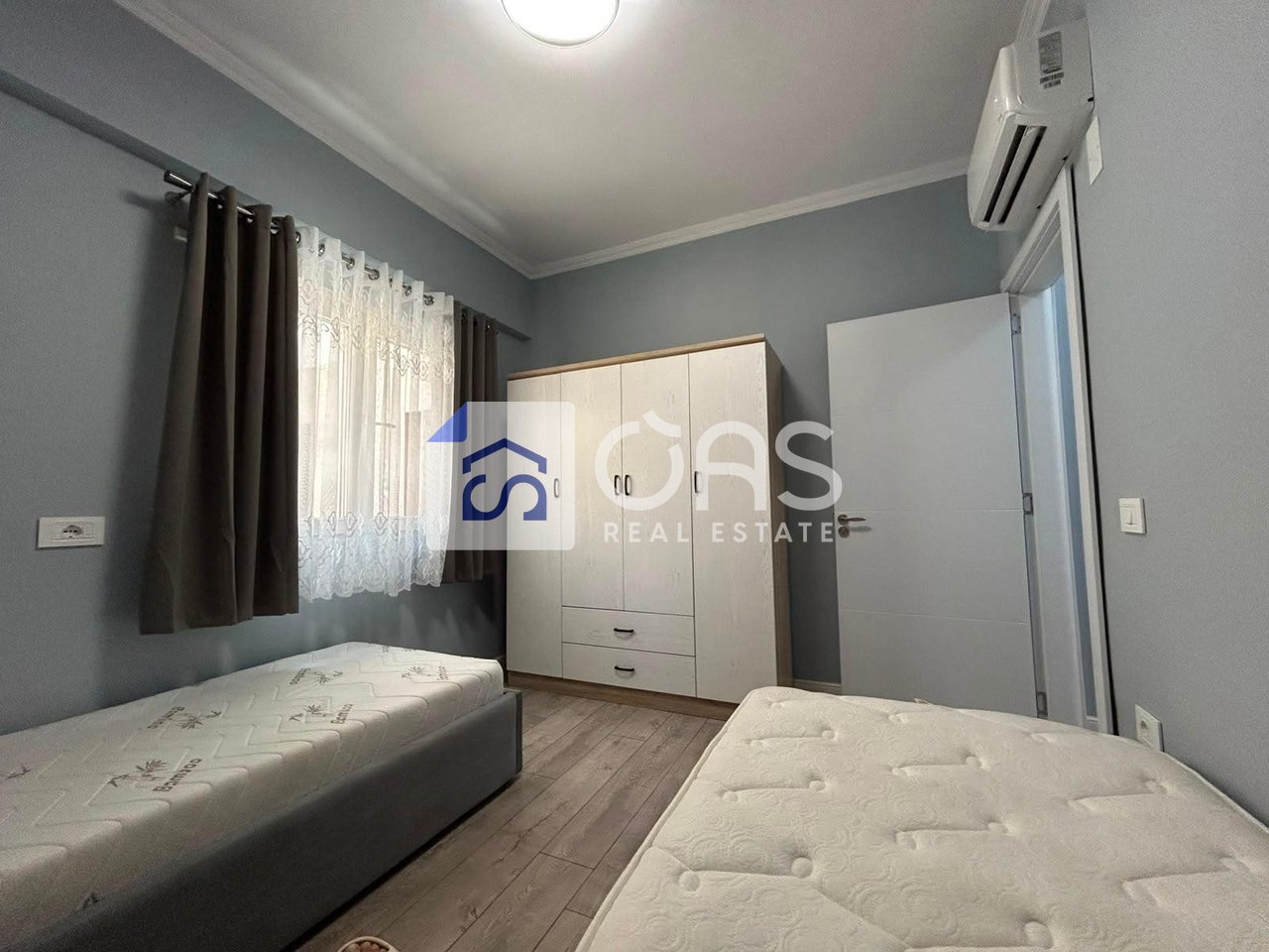 Jepet apartament me qera 2+1 Tek Stacion Trenit