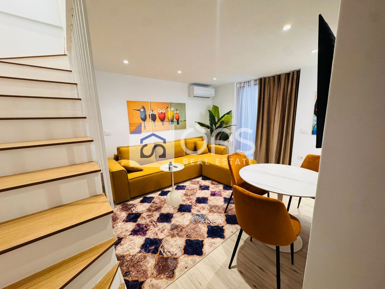 Appartamento duplex 1+1 in affitto in Rruga E Dibres.