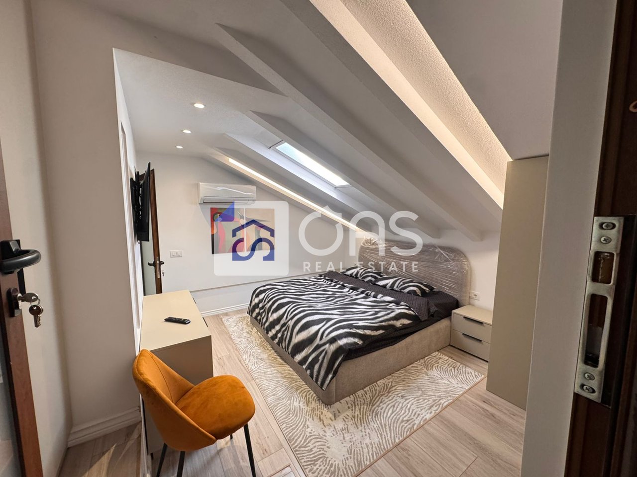 Appartamento duplex 1+1 in affitto in Rruga E Dibres.