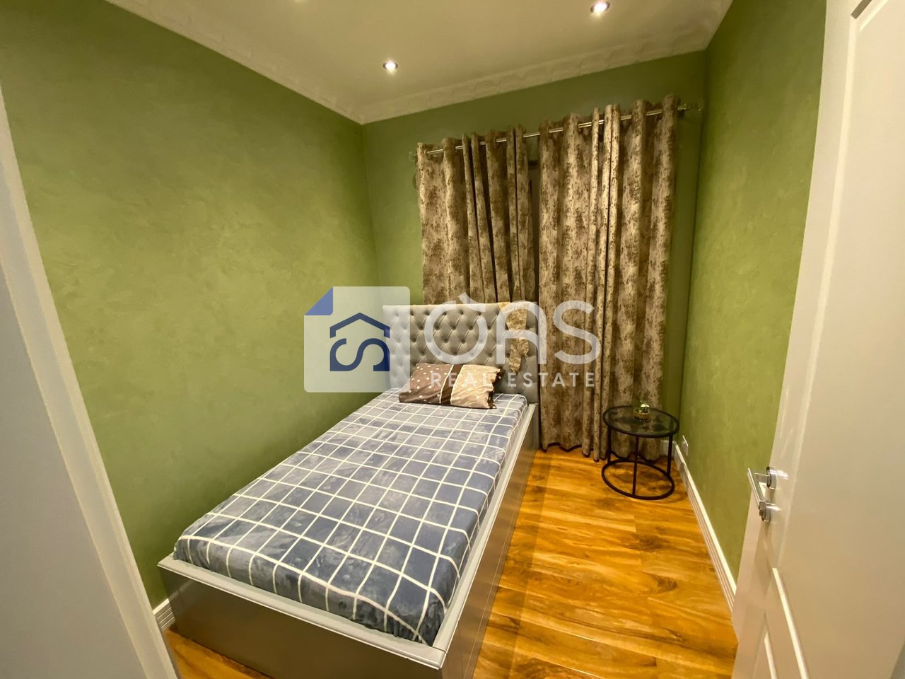 Jepet me qera apartament 2+1 ne Allias.